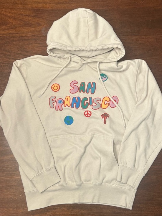 Tops - San Francisco Graphic Hoodie in Cream